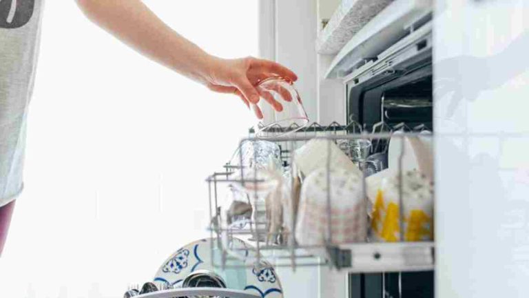 Astuce simple pour nettoyer le lave-vaisselle